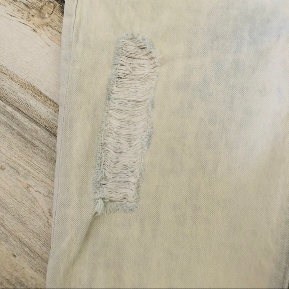 KORAL Women’s Size 24 Relaxed Distressed Skinny Jeans in Ice Wash - Picture 9 of 13